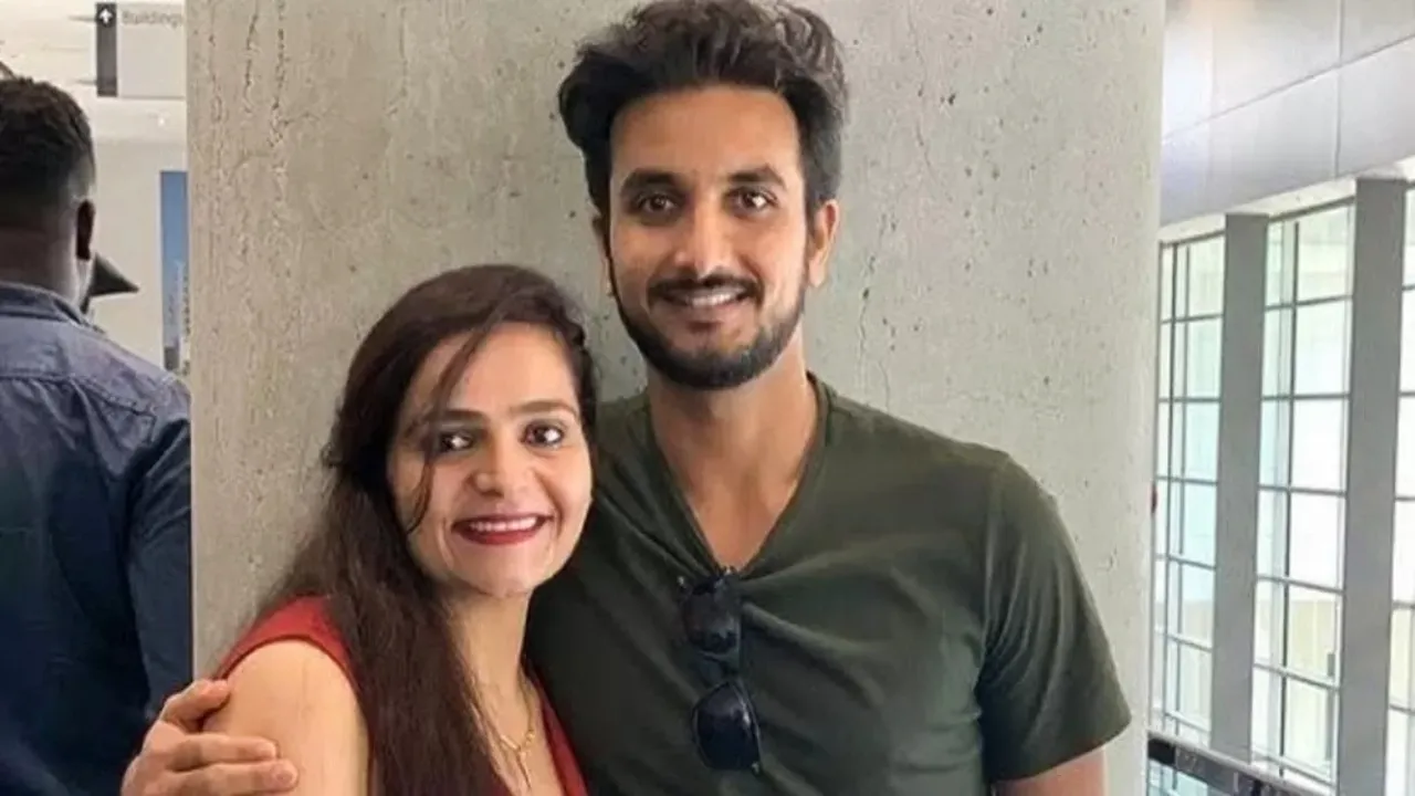 Harshal Patel Wife