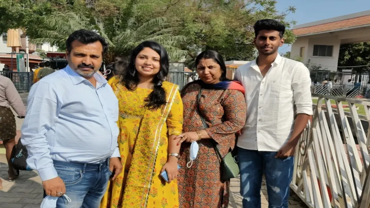 Mayank Yadav Family