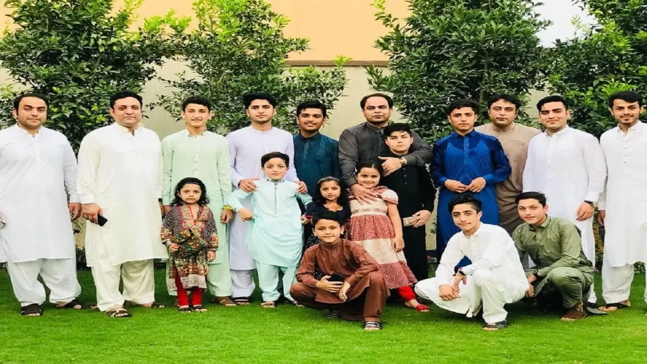 Rashid Khan's Siblings