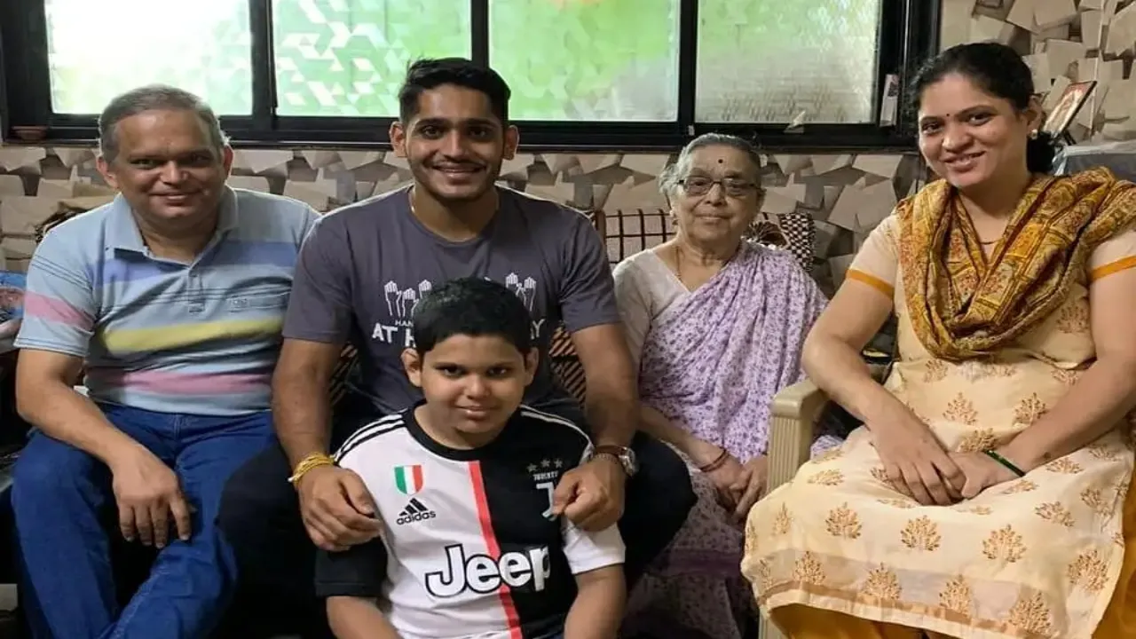 Tushar Deshpande Family