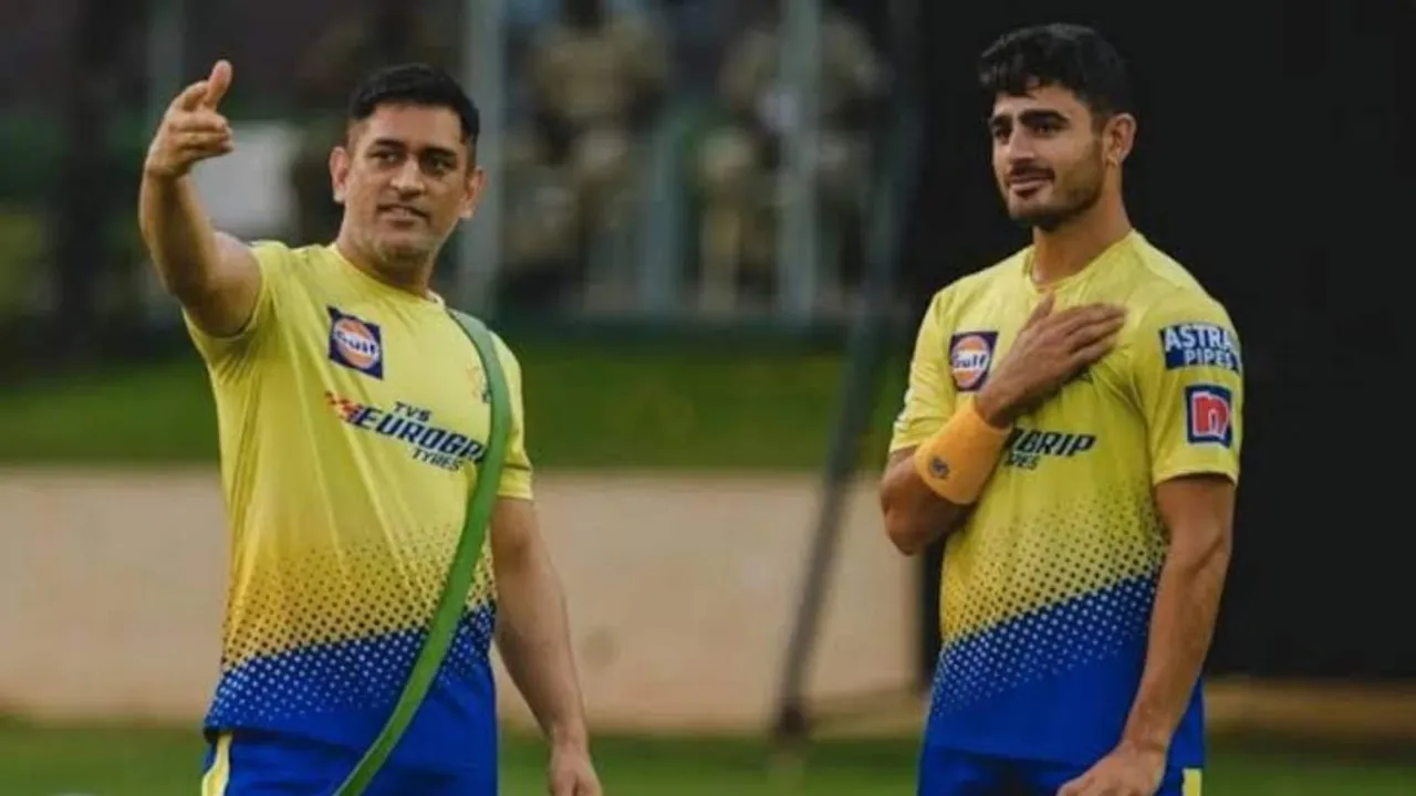 Mukesh Choudhary With MS Dhoni