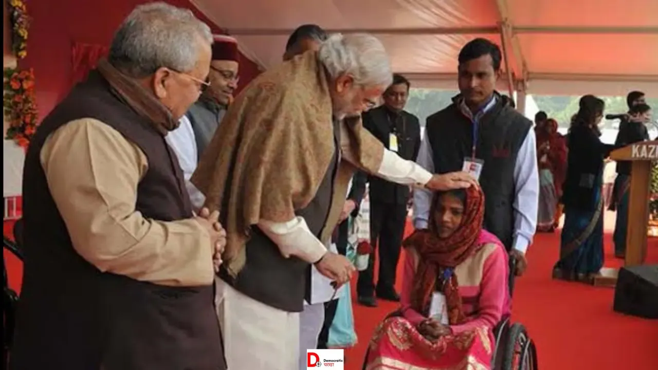 modi with disable person 