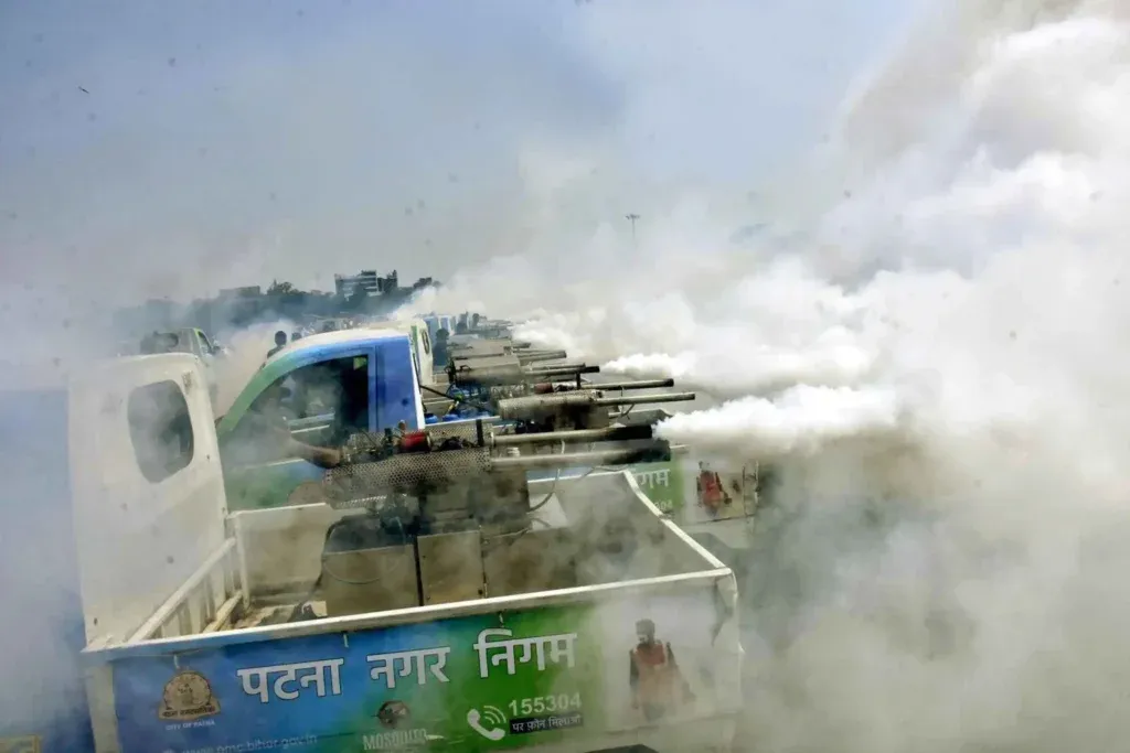 पटना में डेंगू का प्रकोप - फोगिंग मशीन 