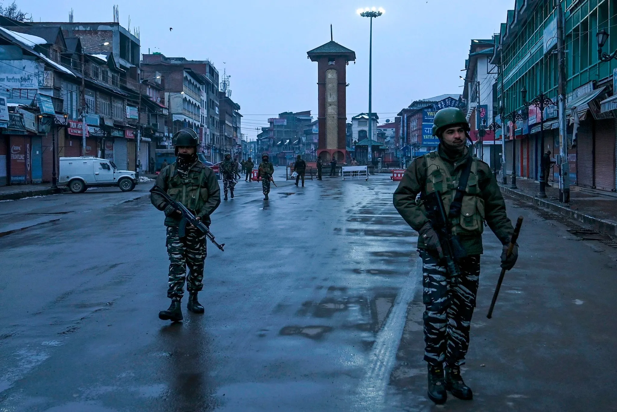 India Restores Some Internet Access in Kashmir After Long Shutdown - The  New York Times
