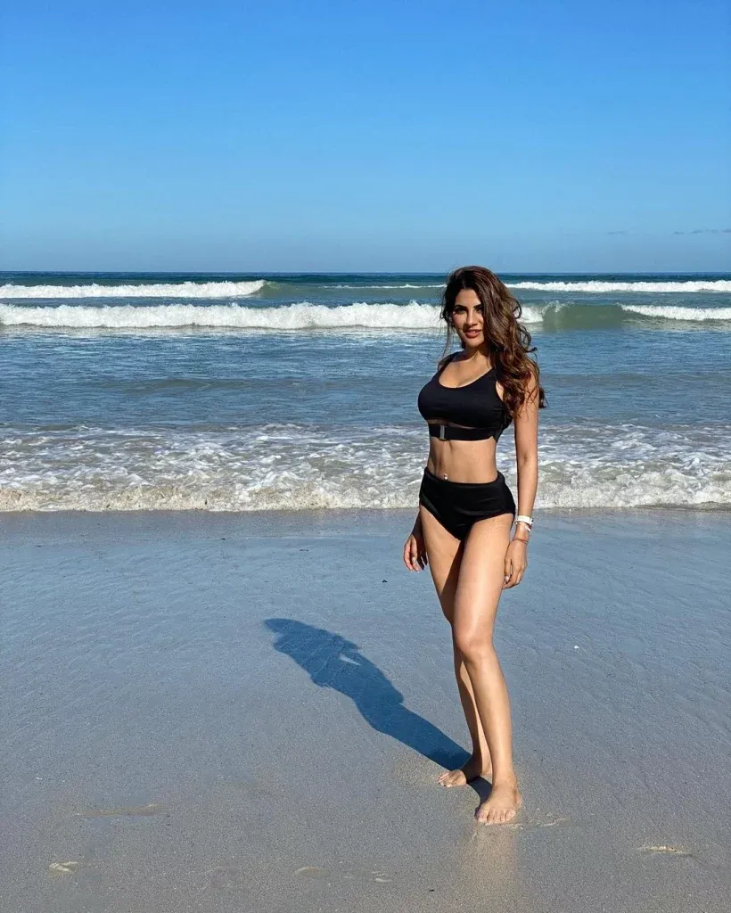 swimsuit look