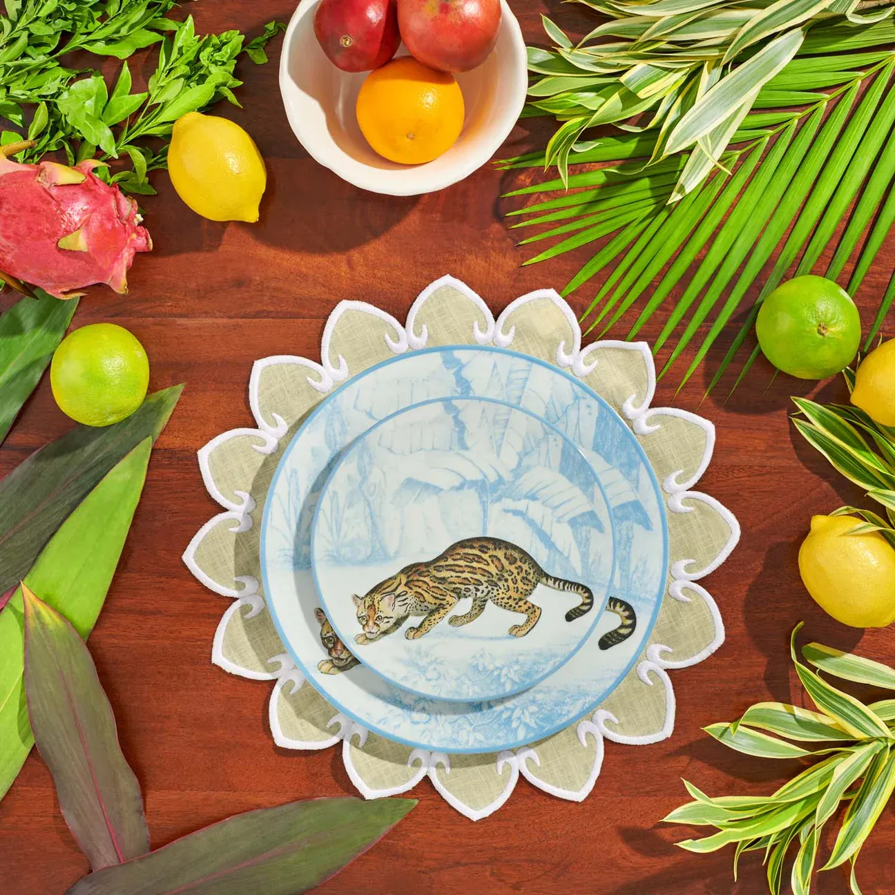 Plate and peonie