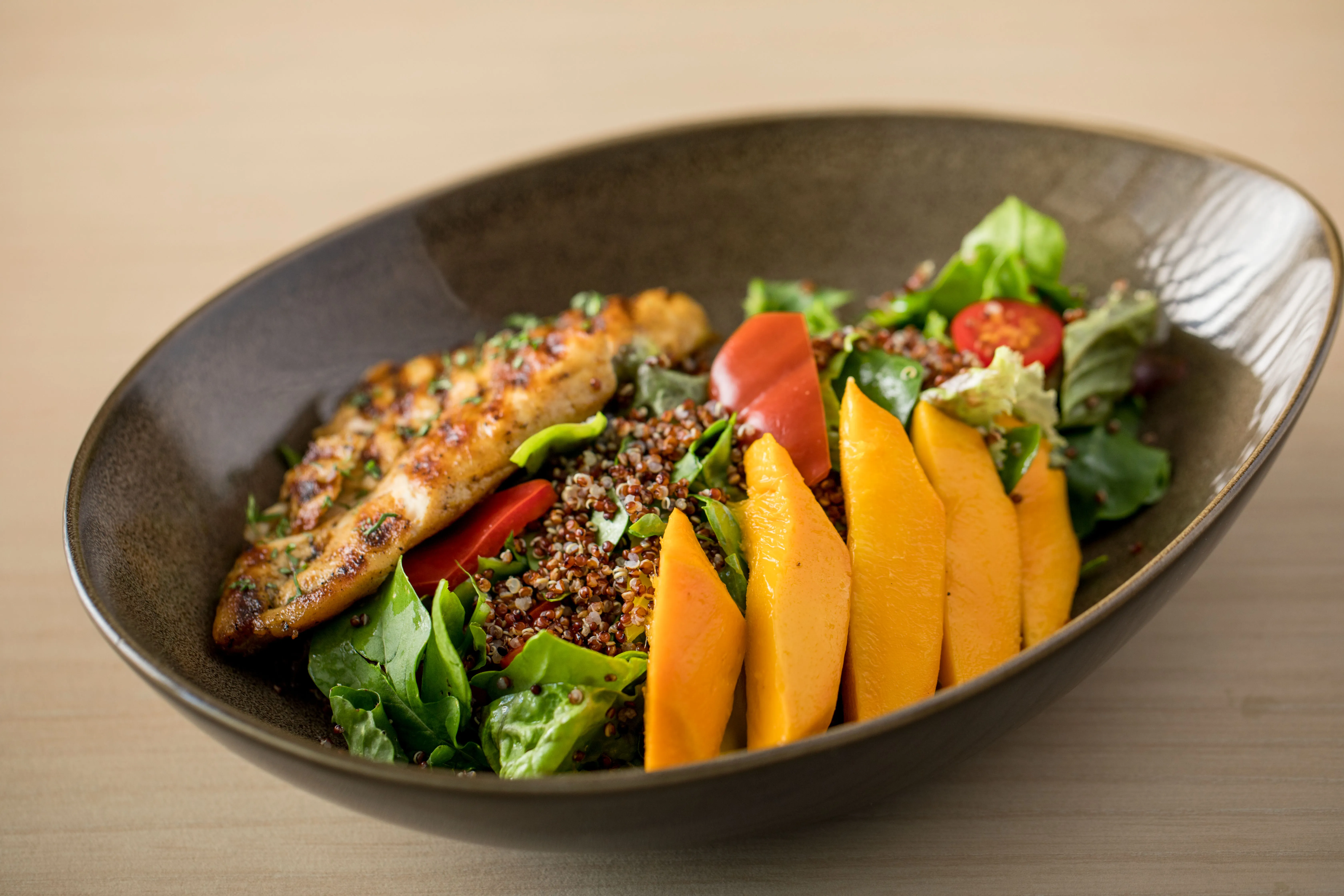 Curried chicken, red quinoa and mango salad(5)
