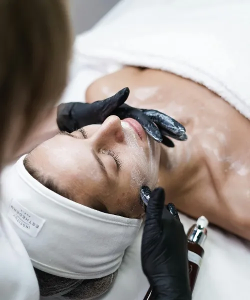 Jet Peel facials are non-invasive skin care procedures 