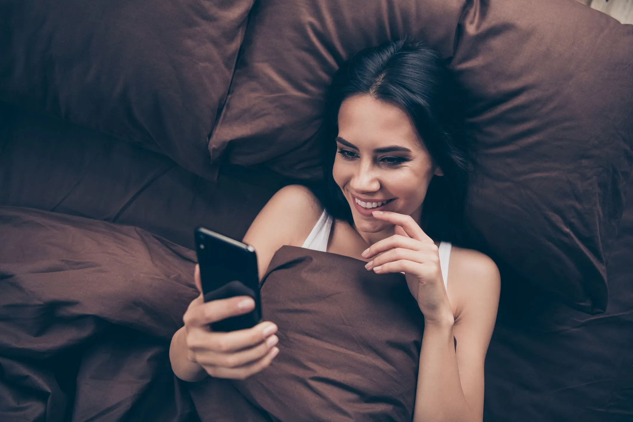 How often should you text someone you're dating? | The Independent