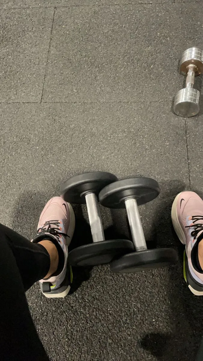 Pin by alk giz on A E S T H E T I C | Workout pics, Workout aesthetic, Gym  pictures