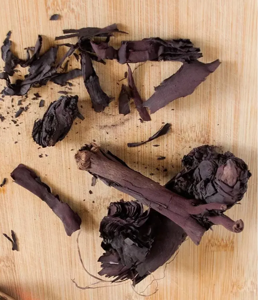 Alkanna Tinctoria Black Dried Ratanjot Root at ₹ 1000/kg in New Delhi | ID:  2848987153533