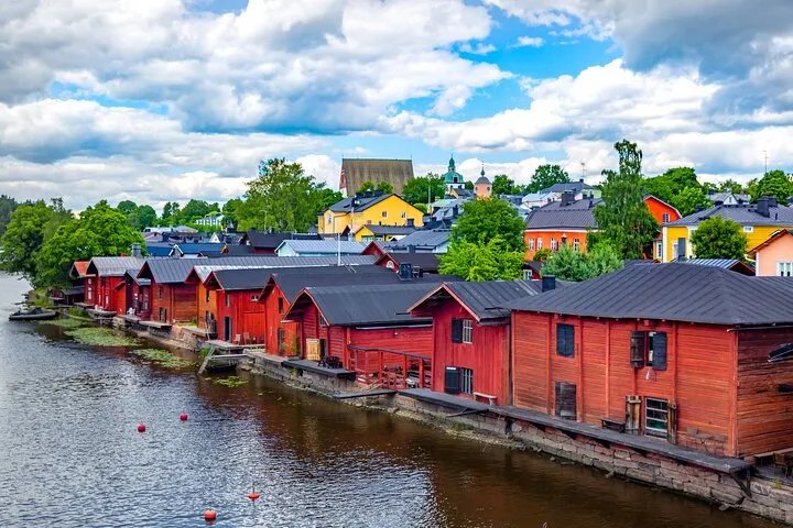 A beautiful walk in Porvoo's streets | Max