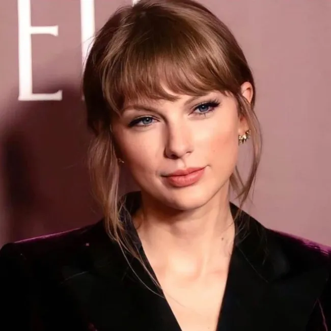 Bangs Taylor Swift