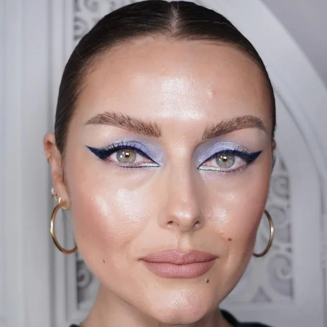 Very Peri Makeup