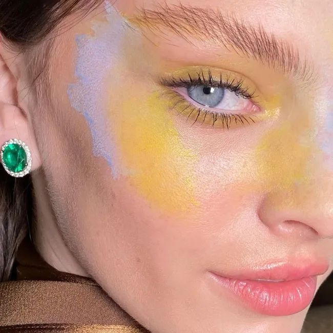 Very Peri Makeup