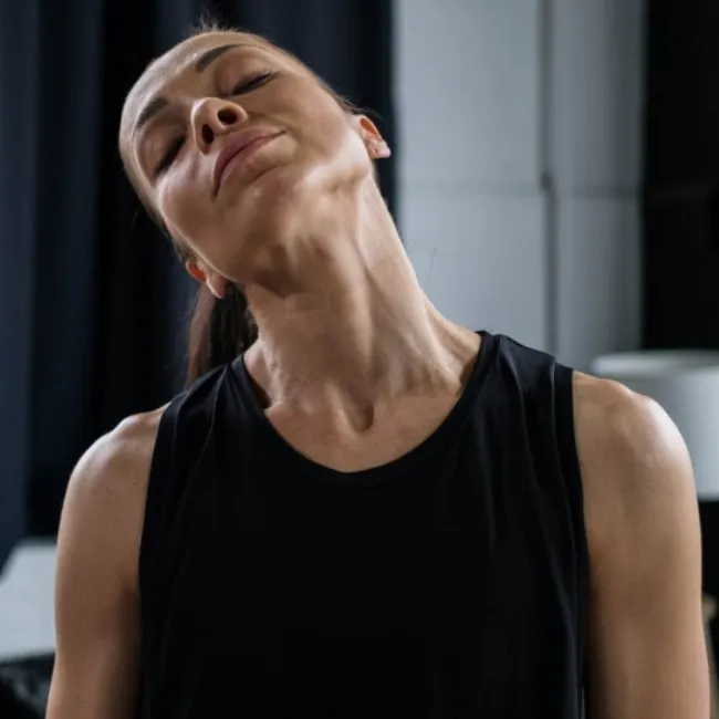 Chiselled Jawline Swan Neck