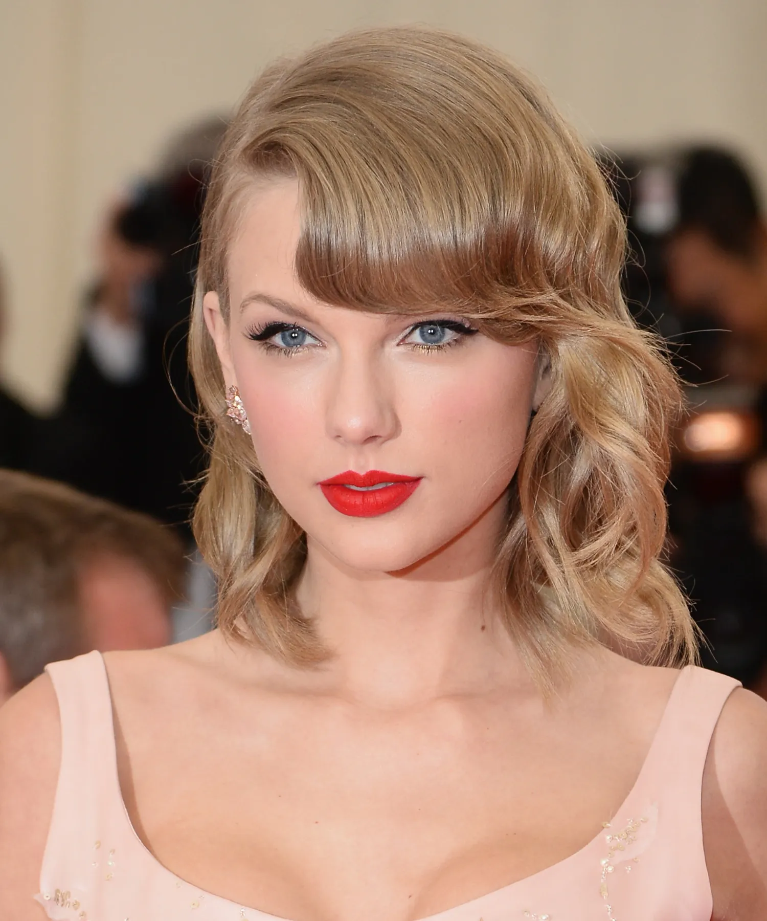 taylor side swept bangs