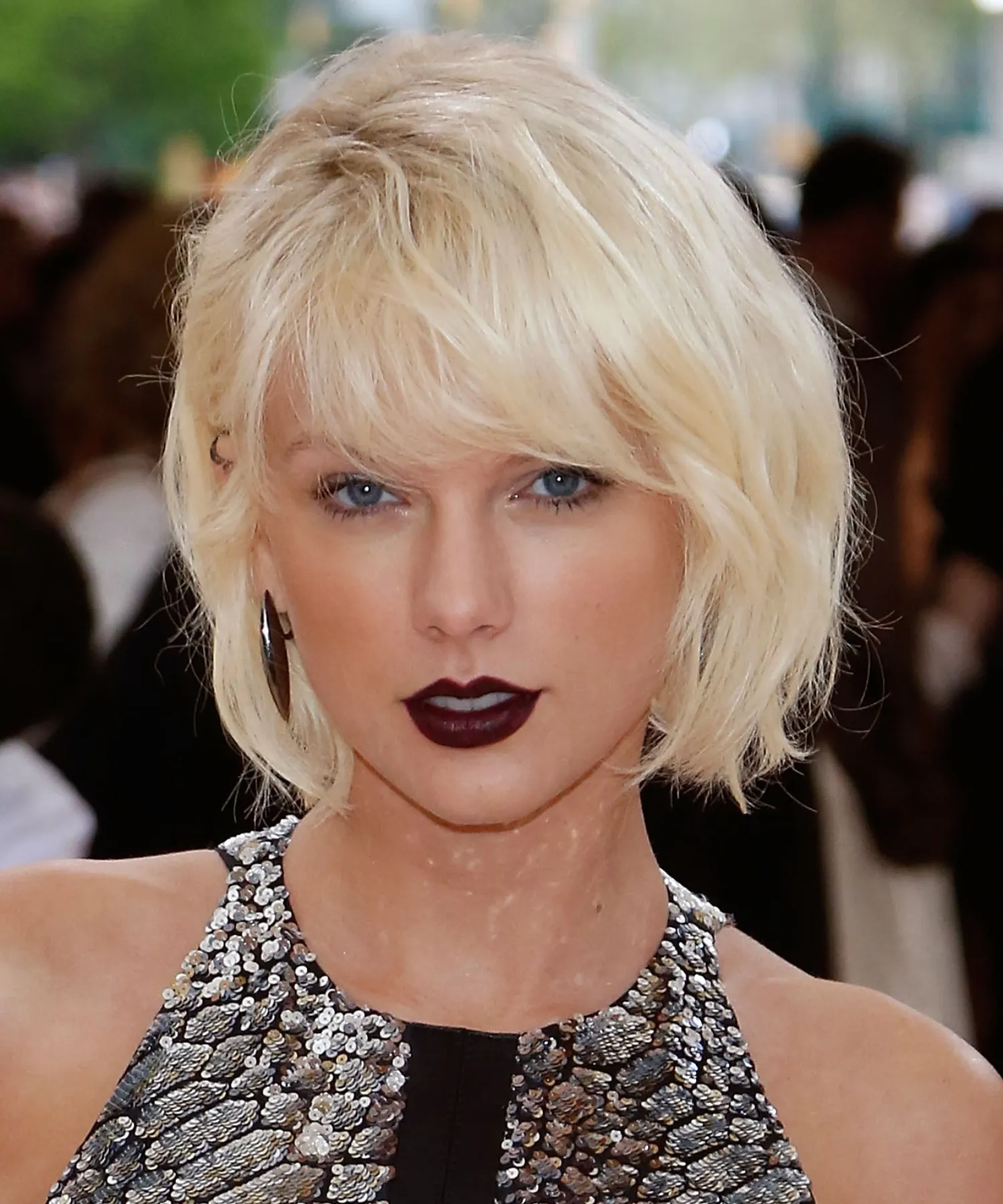 taylor dark lips