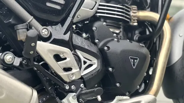 Triumph Scrambler 400 X vs Yezdi Scrambler: