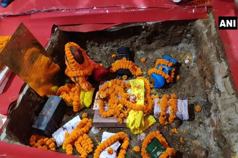 ram janambhoomi photo ram mandir buoomi pujan photos narendra modi lays foundation stone for ram mandir