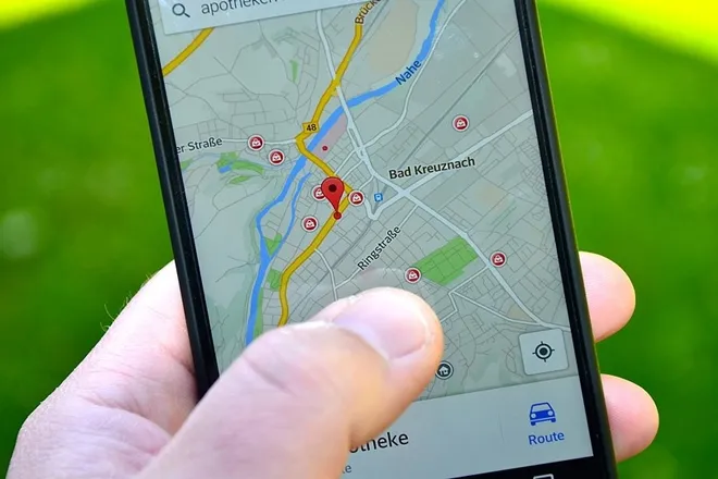 Facebook and Google in talks with US government on possibility to use smartphone location data to combat coronavirus
