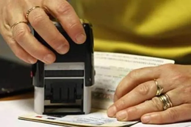 visa suspension for foreign nationals extended till may 3 after lockdown extension 