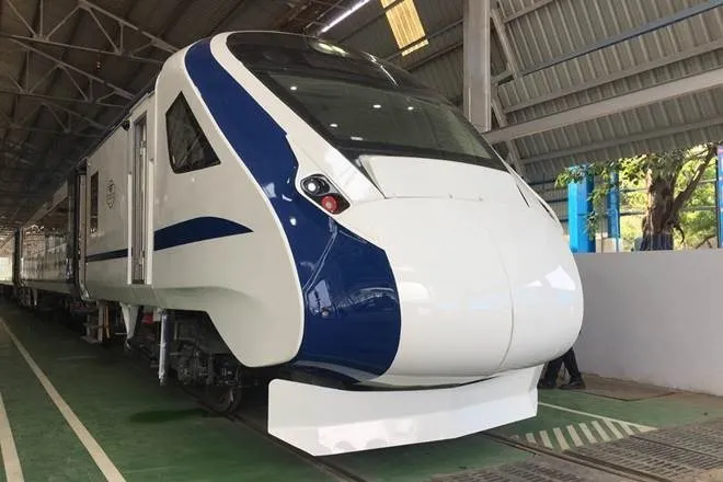 Train 18, T18, Train18 Trail, Train 18 between new delhi and Varanasi