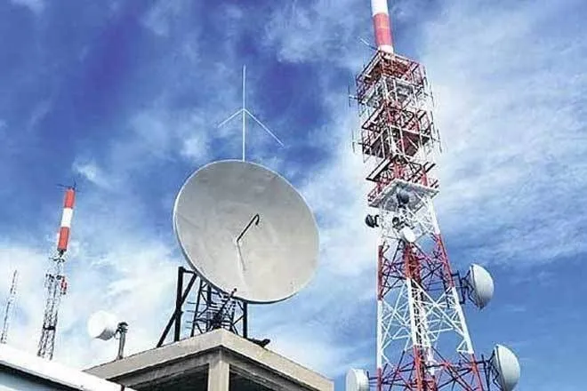 Economic Survey 2020 why telecom sector is going through economic crisis low data tariff low competition 