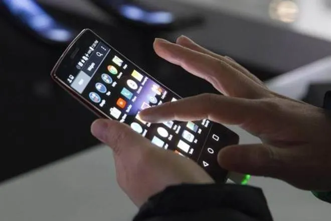 google bans 11 apps because of suspicious malware delete these apps from your smartphone