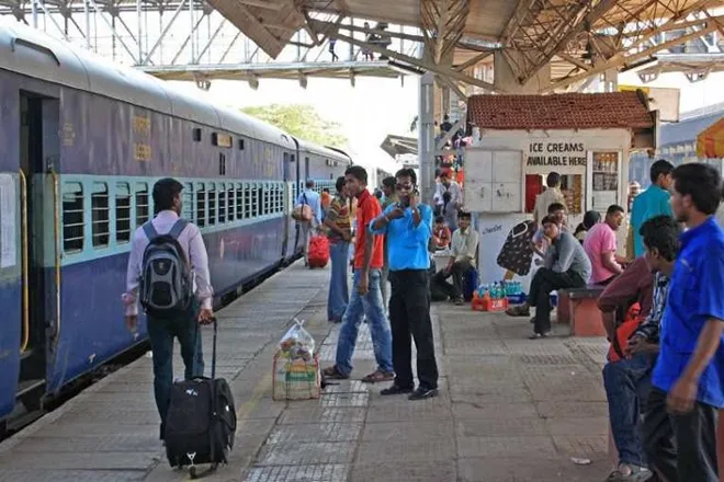 plateform ticket price increased to 50 rupee in some divisions of western railways and central railways, ratlam division, ahemdabad division