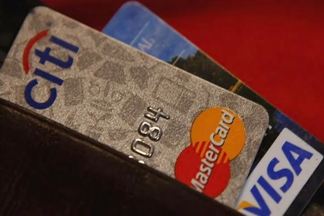 RBI's new rules for credit and debit card came into effect, know what will change in transactions