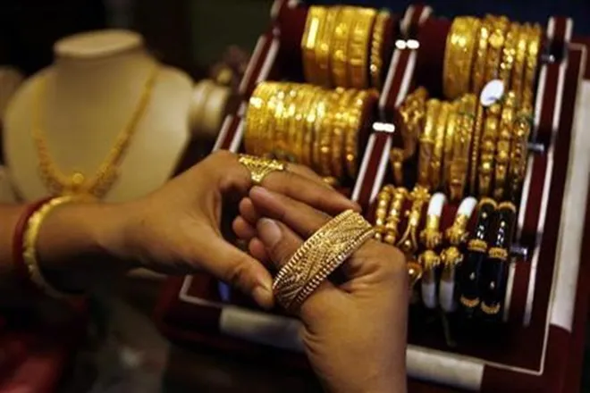 Gold price Today 11 august, silver price today, Gold declines Rs 1,317, silver also plunges Rs 2,943