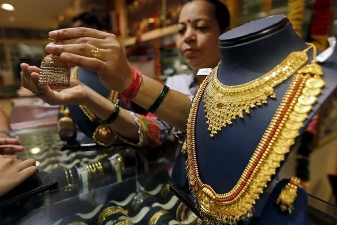 ON AKSHYA TRITIYA JEWELLERS ACROSS COUNTRY CONDUCT LOW BUSINESS, a booking of orders to the tune of Rs.600 crores was held