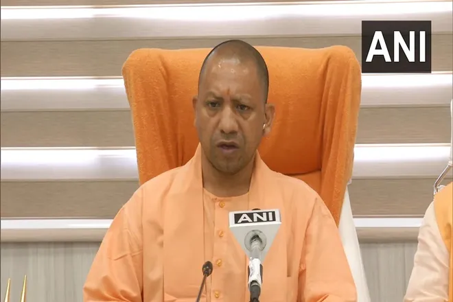 coronavirus 35 lakhs workers to be given one thousand rupees in state CM yogi adityanath announces