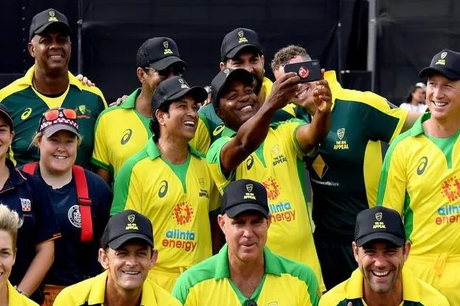 Brian Lara shines as cricket legends raise money for Australian bushfire relief