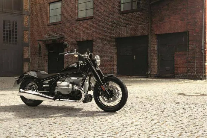New bikes launched in 2020, new motorcycles launched in 2020, Husqvarna Svartpilen 250, Triumph Rocket 3 GT, Honda H’ness CB350, royal enfield meteor 350, bajaj dominar 250