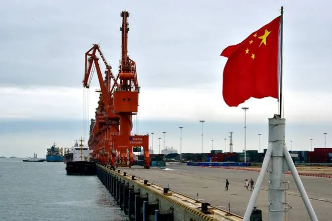 China GDP growth rate falls to 6.1 per cent in 2019 its worst performance since 1990 US trade war big factor