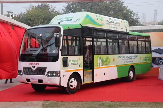 oil minister dharmendra pradhan launches long Range CNG bus can travel 1000 KM with full cylinders in once