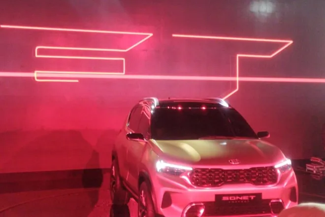 Auto Expo 2020: Kia motors launches Carnival MPV, price starts from 24.95 lakh rupee, sonet concept also unveiled