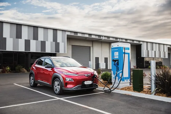 modi government decision on e vehicles two thousand charging stations will install in 62 cities
