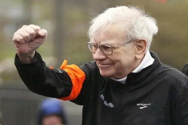 Warren Buffett warns against credit card loan, if you have the means to pay down your credit card loan, its better to do it sooner rather than later