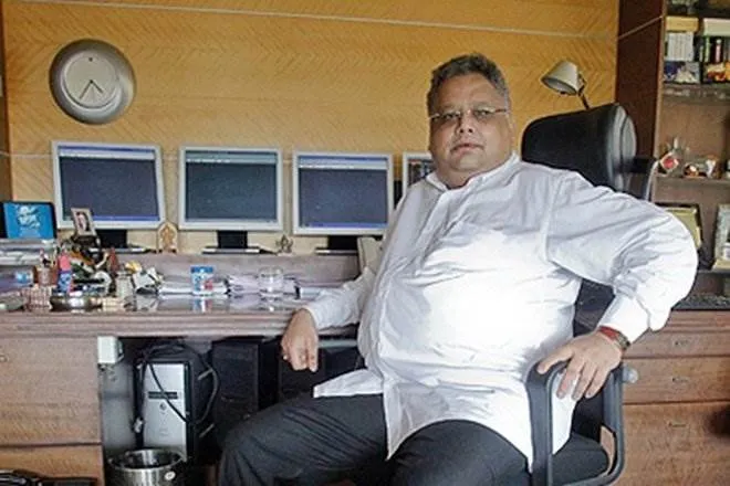 rakesh jhunjhunwala, rakesh jhunjhunwala top bet for 2020, midcaps may outperform in 2020, smallcap may outperform in 2020, budget stocks, budget 2020 wish list, राकेश झुझुनवाला, लॉर्जकैप, मिडकैप और स्मालकैप शेयर