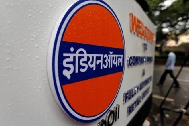 Indian oil becomes first oil marketing company in bsVI fuel supply in india, BS6 fuel now available at 28000 Indian Oil outlets