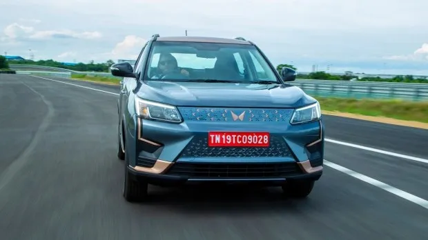 2022-Mahindra-XUV400-Review-1