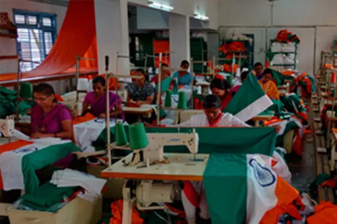 Independence Day 2020, tiranga manufacturing place, KKGSS, Only certified national flag production unit in india, impact of lockdown on indian national flag sale, 15 august, where is the indian national flag manufactured, Karnataka Khadi Gramodyog Samyukta Sangh (Federation), 74th independence day, Bengeri, Hubballi, Karnataka