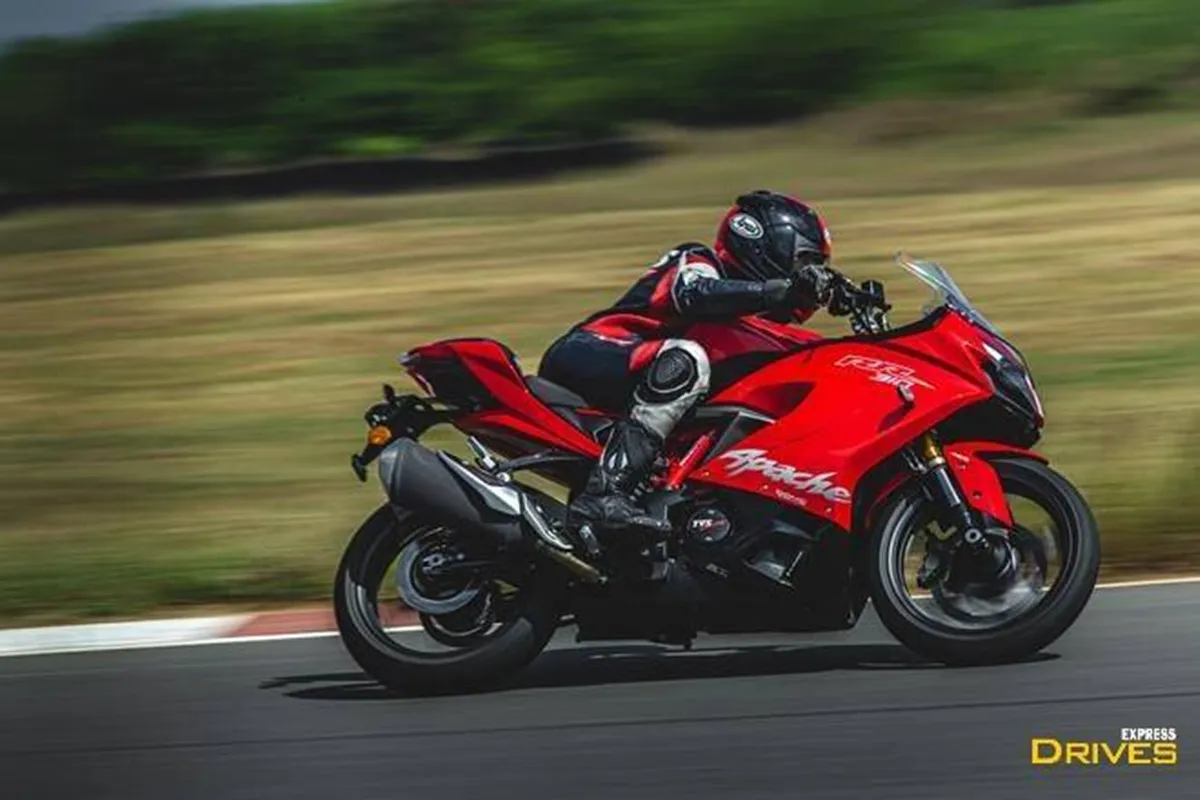 Sports bikes under 3 lakh rupee price, Hero Xtreme 160R, Bajaj Pulsar RS200, Yamaha MT-15, Bajaj Dominar 400, TVS Apache RR310, affordable sports bikes