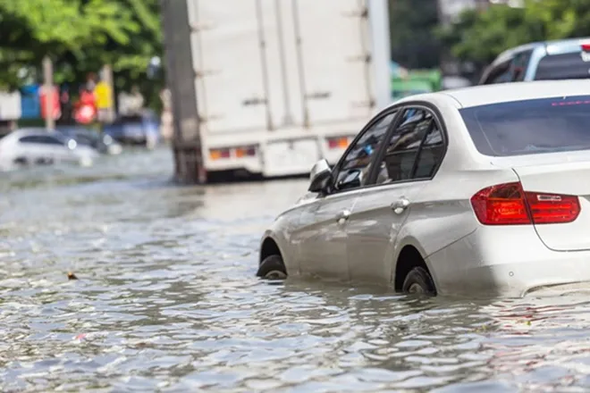 car safety tips during rainy season, how to drive safely in monsoon