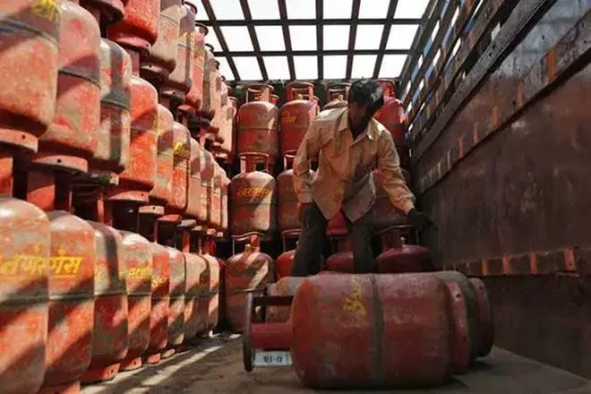 Cabinet approves extension of time limit for availing the benefits of Ujjwala beneficiaries by three months with effect from 1st July 2020