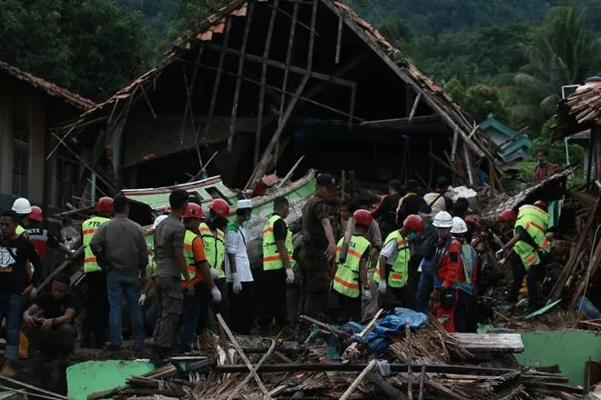 indonesia tsunami 2018, indonesia earthquake 2018 facts, indonesia tsunami 2018, indonesia tsunami 2018 video, tsunami, indonesia tsunami latest news in hindi