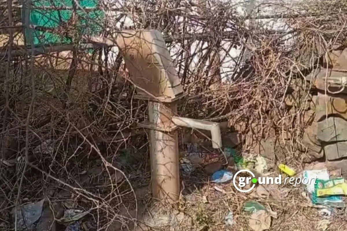 Dried handpumps in Dindori